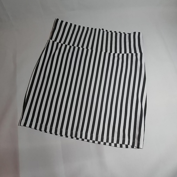 Charlotte Russe Dresses & Skirts - Black & White Stripe Charlotte Russe Skirt Size-M